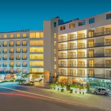 Hotel Deccan Serai, Hitec City, Haydarabad Dış mekan fotoğraf