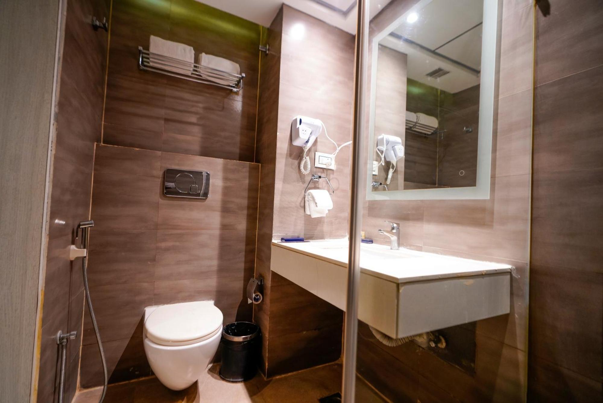 Hotel Deccan Serai, Hitec City, Haydarabad Dış mekan fotoğraf