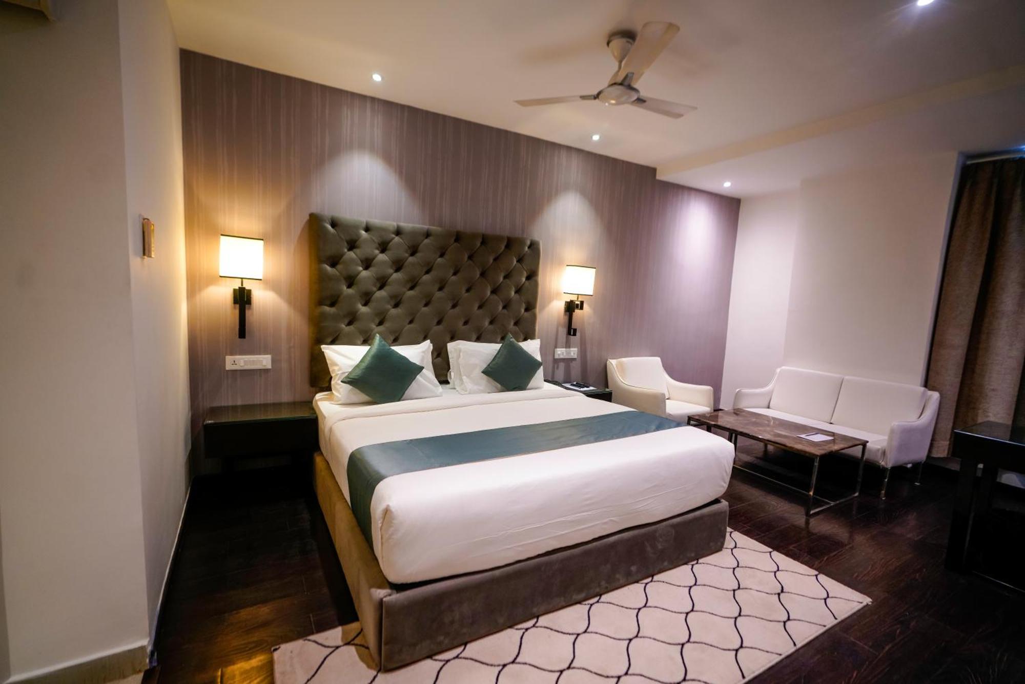 Hotel Deccan Serai, Hitec City, Haydarabad Dış mekan fotoğraf