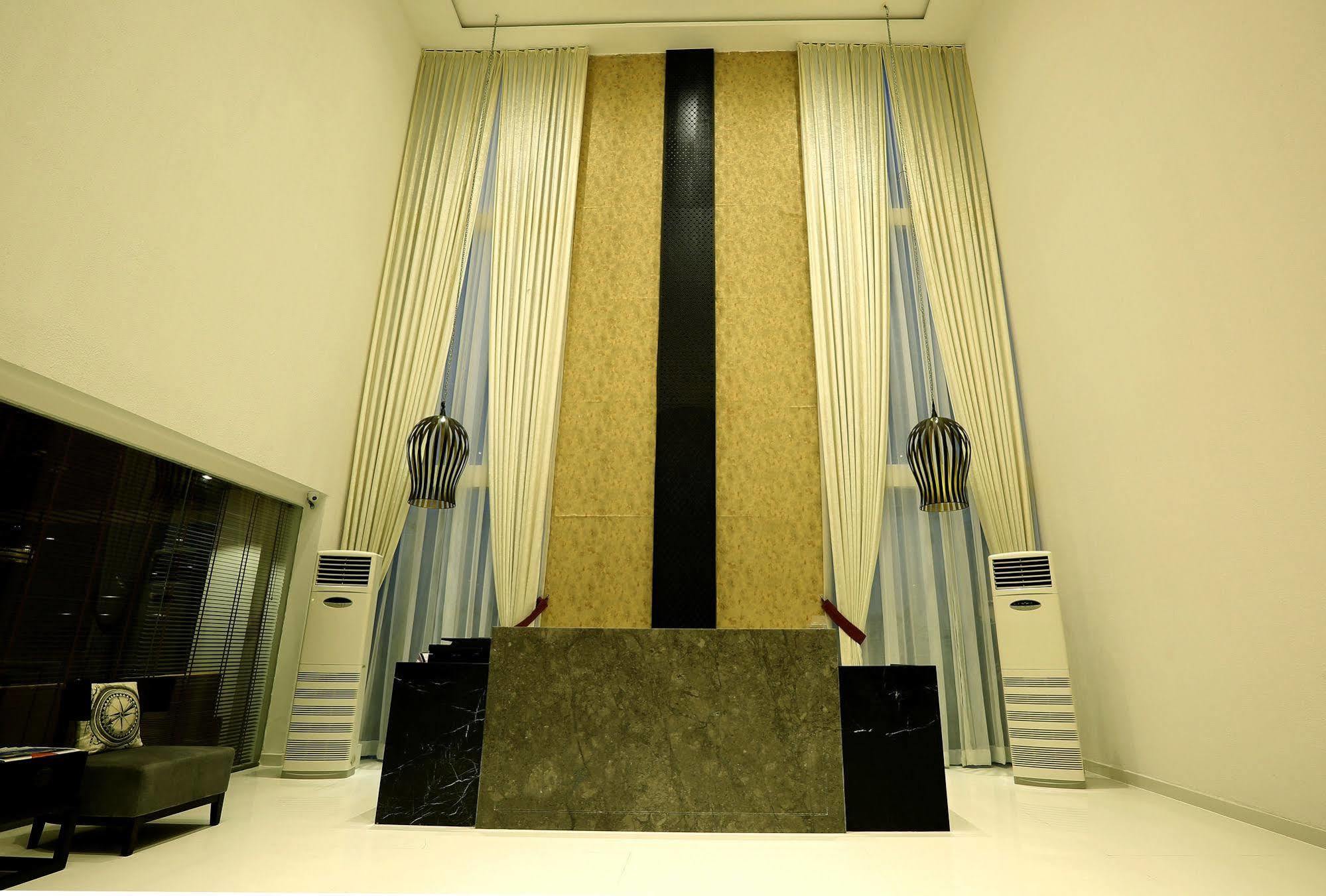 Hotel Deccan Serai, Hitec City, Haydarabad Dış mekan fotoğraf