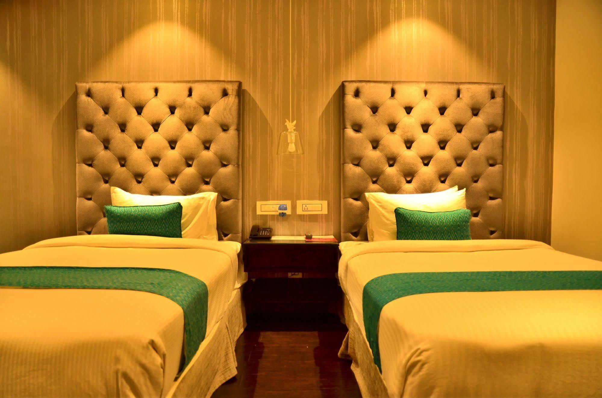 Hotel Deccan Serai, Hitec City, Haydarabad Dış mekan fotoğraf