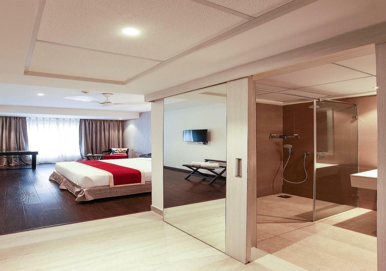 Hotel Deccan Serai, Hitec City, Haydarabad Dış mekan fotoğraf